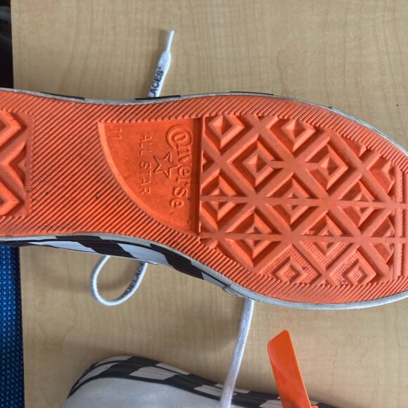 Size 11 - Converse Off-White x Chuck 70 White - Good Condition - Picture 6 of 9